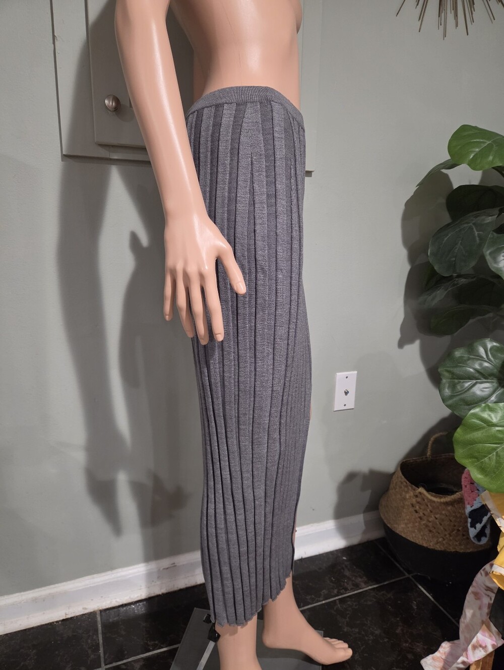 Theory Wide Rib Wool Blend Midi Skirt Gray Size M NWT - Picture 11 of 16